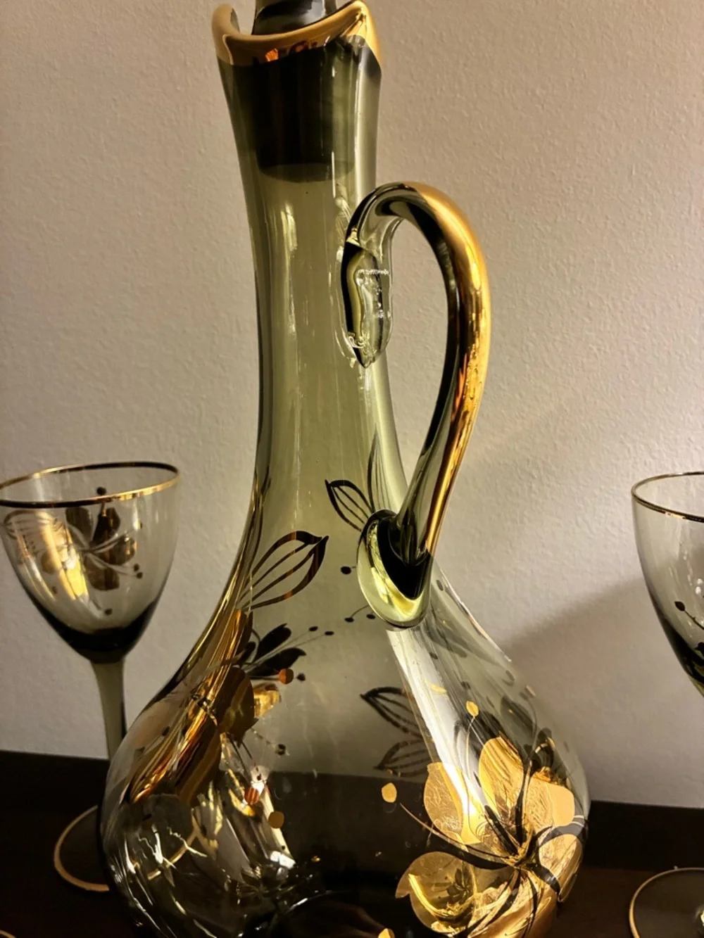 Vintage MCM Romanian Handblown Smoky Glass Decanter with 6 matching stem glasses - Picture 5 of 10